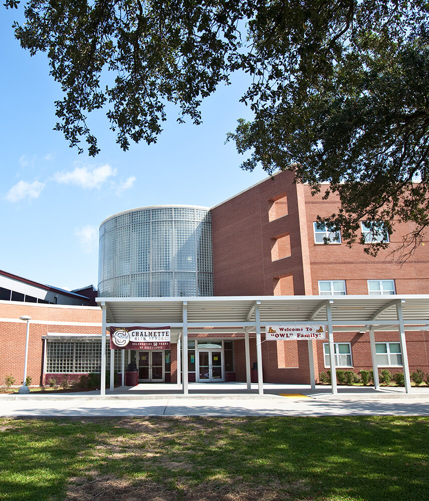 The outside view of the Chalmette High School